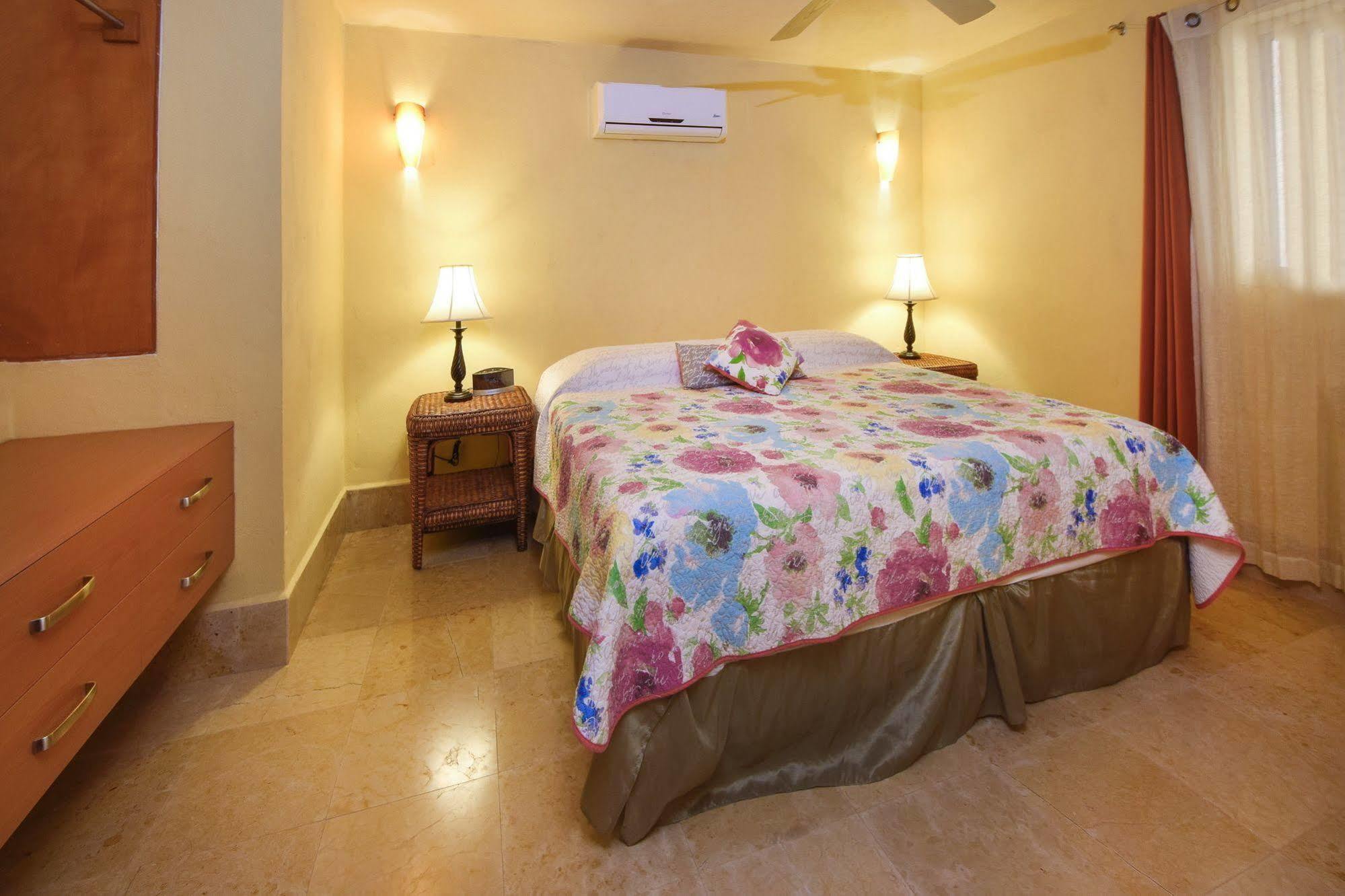 Ocean Plaza Condos ปลายาเดลการ์เมน ภายนอก รูปภาพ